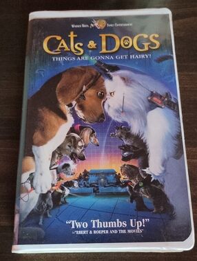 Warner Bros. Cats & Dogs VHS— Blue, White, Brown Cover Art